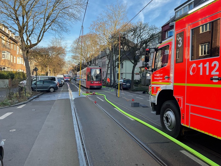 Feuerwehr Bonn: Brand in Straßenbahn blitzschnell gelöscht!