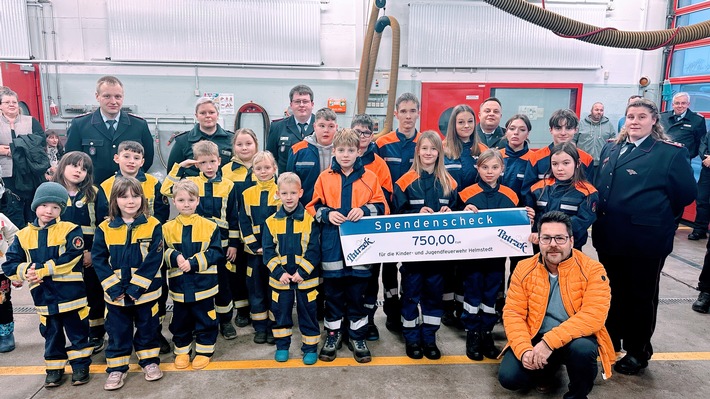 Feuerwehr Helmstedt feiert neues Löschfahrzeug und Spendenübergabe!