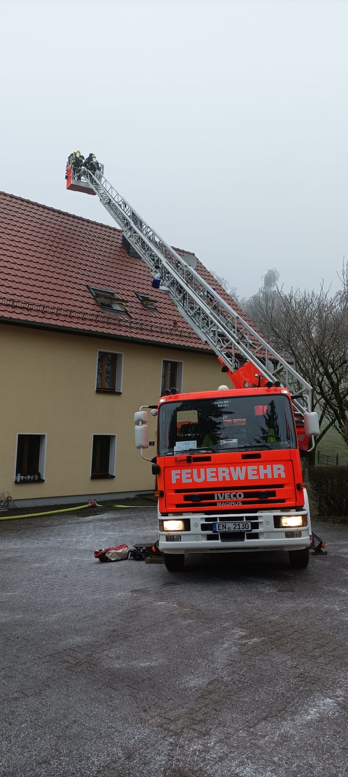 Kaminbrand in Oberfeldhausen: Feuerwehr im Großeinsatz!