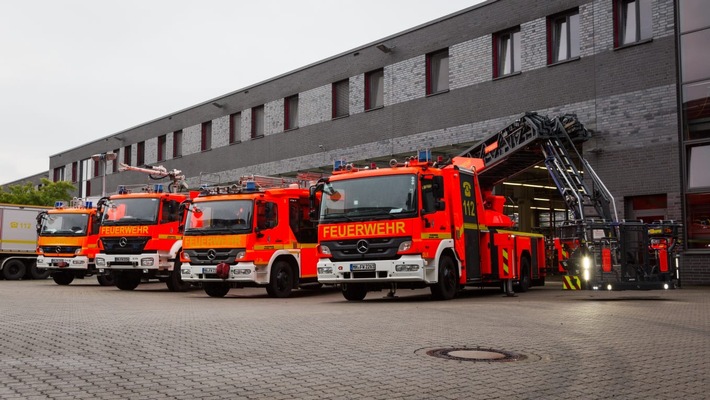 Küchenbrand in Mülheim: Kinder gerettet, Feuerwehr im Einsatz!