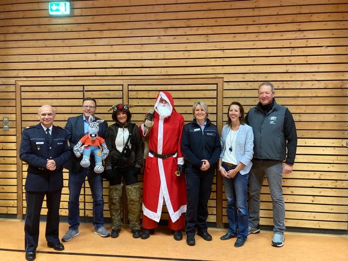 Nikolaus und Rentier  Glöckchen  sorgen für mehr Sicherheit in Mannheim!