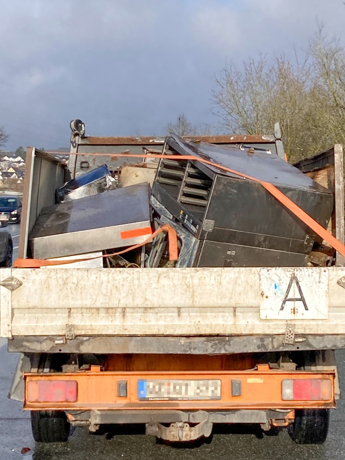 Schrott-Entdeckung bei Verkehrskontrolle: Hohe Strafen drohen!