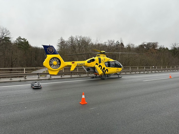 Schwerer Auffahrunfall auf A2: Feuerwehr Helmstedt rettet verletzten Fahrer