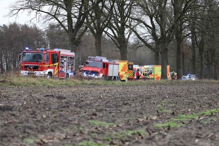 Schwerer Unfall an Heiligabend: Feuerwehr rettet Verletzte auf L131