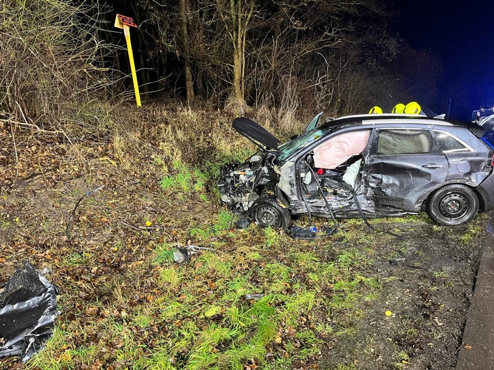 Schwerer Unfall auf der A61: Feuerwehr rettet Eingeklemmte an Heiligabend!