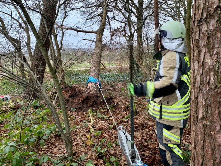 Sturm-Schock in Hünxe: Feuerwehr im Dauereinsatz!