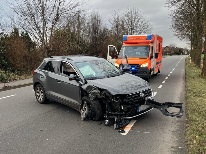 VW-Fahrer kracht gegen Baum: Unfall in Leteln alarmiert Polizei!