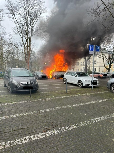 Vater rettet sich und zwei Kinder aus explodierendem Wohnmobil!