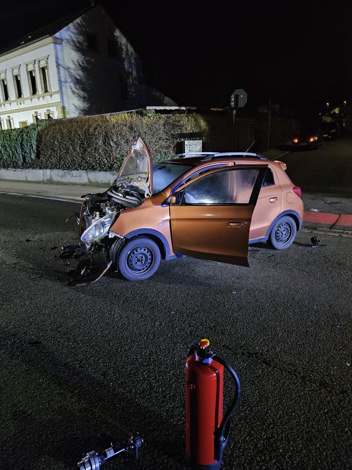 Verkehrsunfall in Menden: Eine Verletzte bei PKW-Kollision!