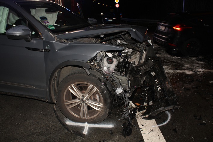 Vier Verletzte bei dramatischem Verkehrsunfall in Wermelskirchen!