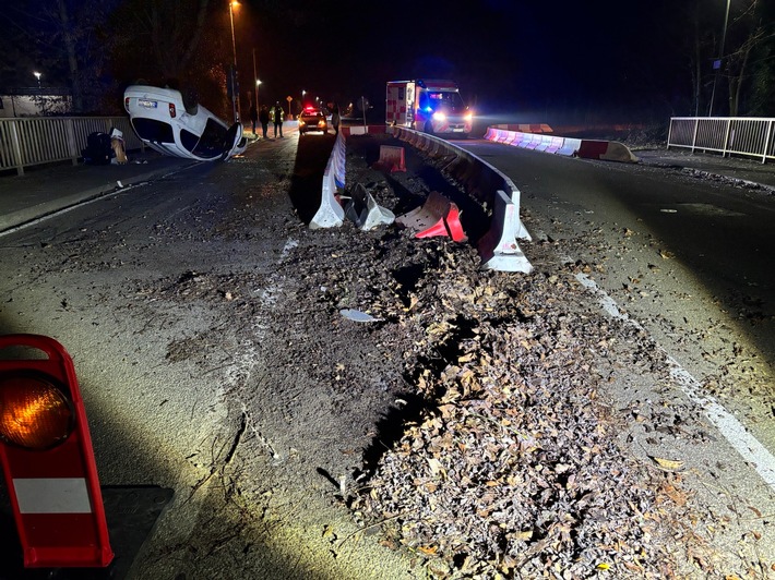 Wildunfall in Rheinzabern: Autofahrerin verletzt und PKW total beschädigt!