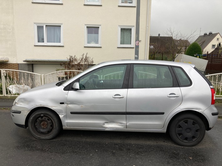 Zeugen gesucht: Unfallflüchtiger beschädigt VW Polo in Baunatal!