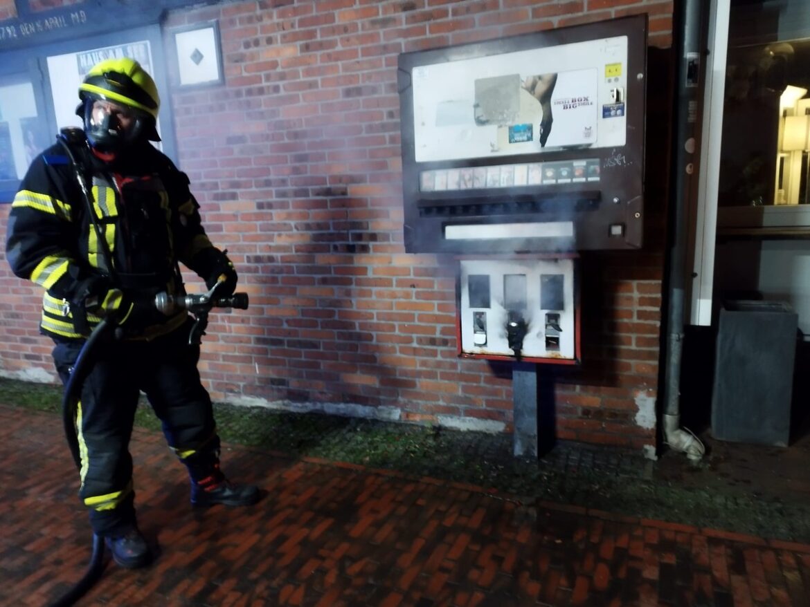 Alarm in Sottrum: Feuerwehr löscht Feuer am Automaten nach Feuerwerk!