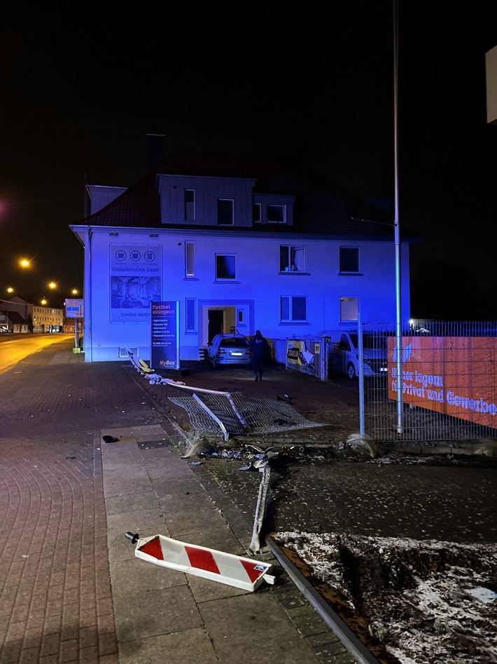 BMW-Fahrer flüchtet nach Unfall in Bielefeld – Zeugen dringend gesucht!