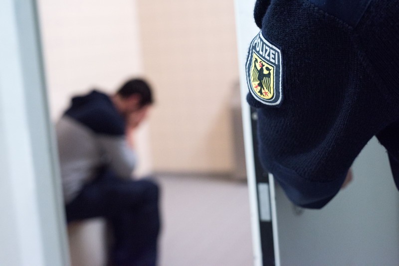 Bundespolizei nimmt Abgelehnten Asylbewerber in Haft – Identität unklar!