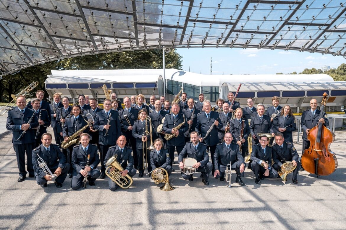 Bundespolizeiorchester zaubert Neujahrsmagie in Rosenheim!