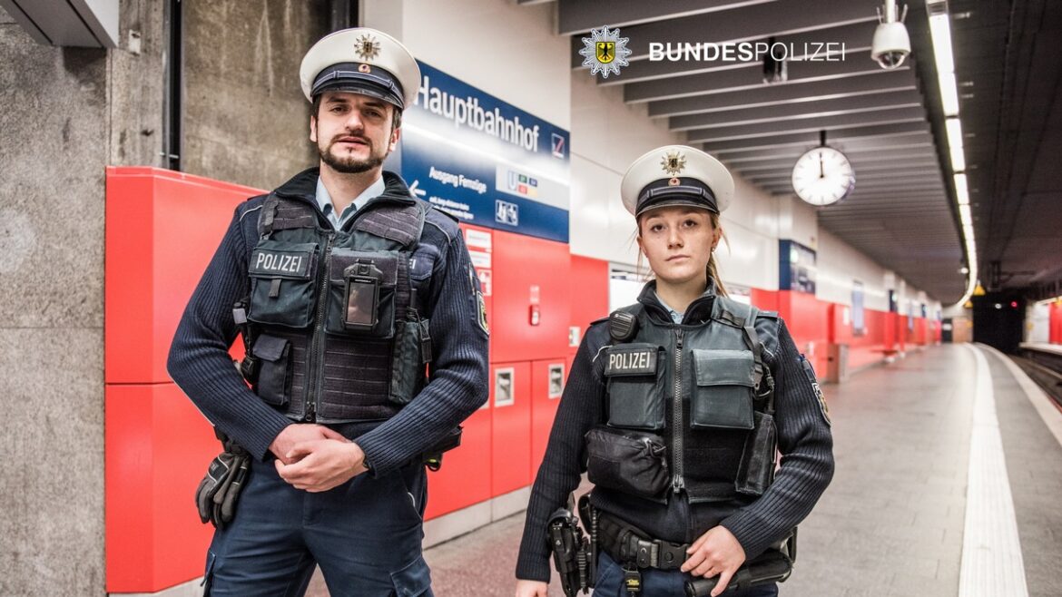 Chaos am Münchner Hauptbahnhof: Schlägerei um Bahnhofsuhr eskaliert!