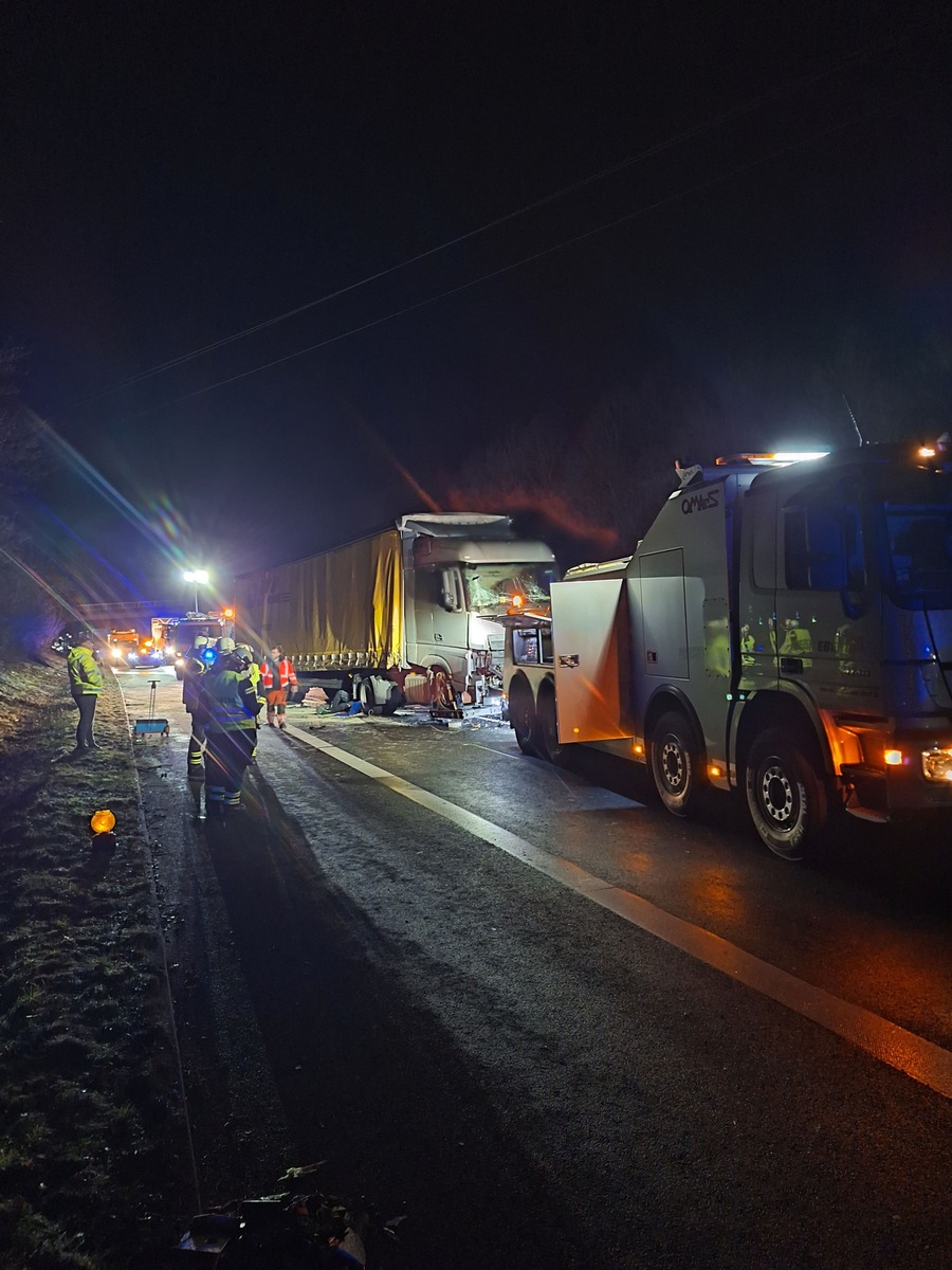 Chaos auf A66: Sattelzüge krachen zusammen – 150.000 Euro Schaden!