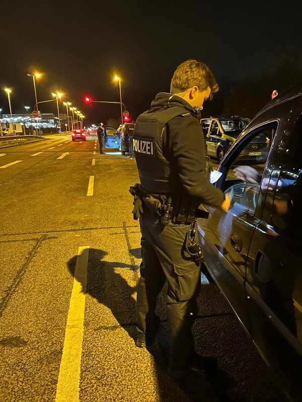 Chaos auf Geburtstagsparty: Körperverletzung und Taschendiebstahl in Kriftel!