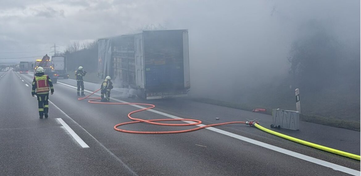 Drama auf der A3: LKW-Brand löst Stau von 2 km bei Limburg aus!