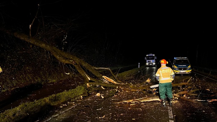 Drei Einsätze in 24 Stunden: Feuerwehr Xanten im Dauerstress!