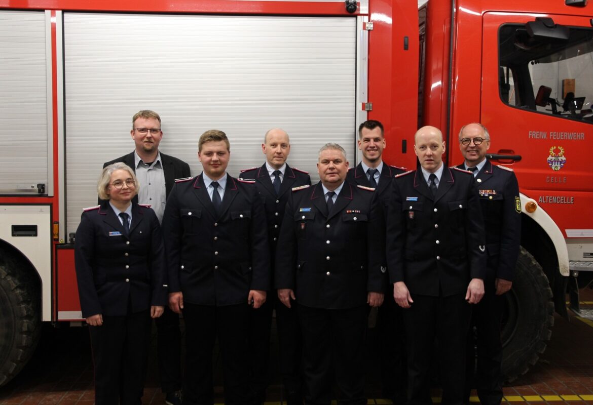 Ehrung für Feuerwehrchef: Promoli erhält Bronze-Ehrennadel in Celle!