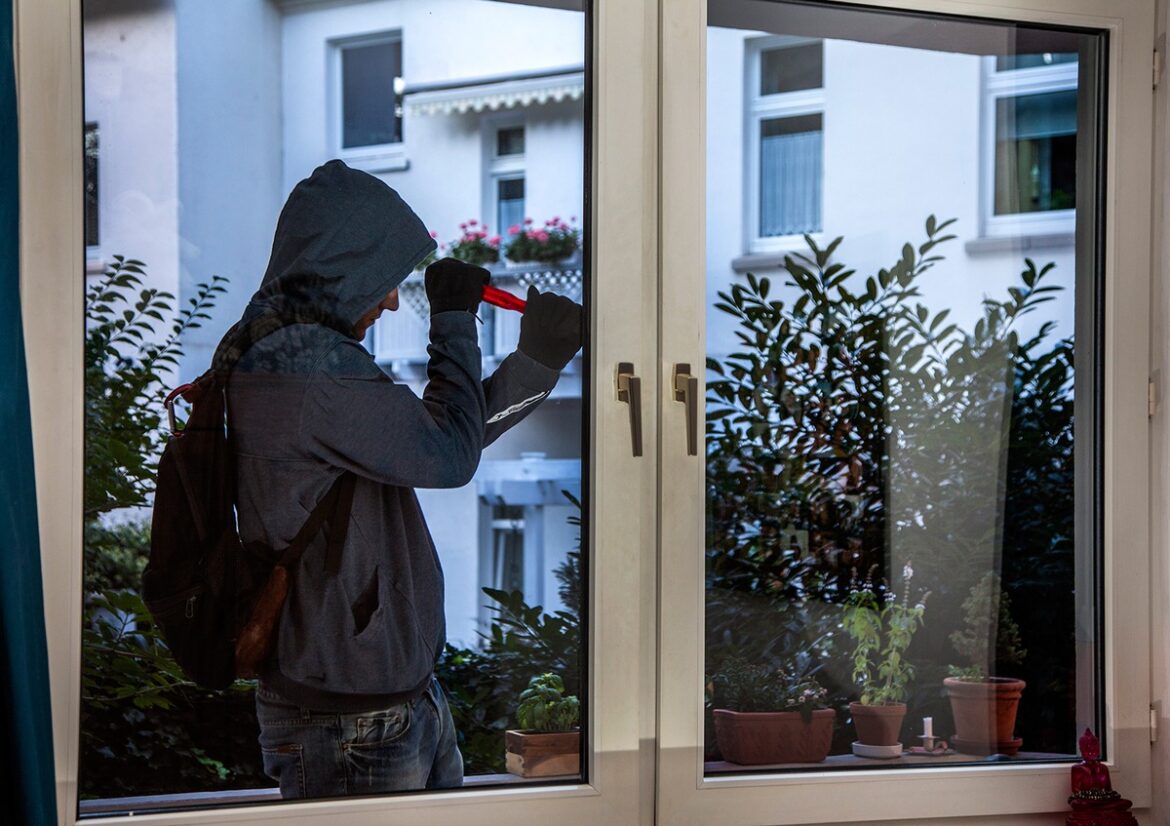 Einbrecher schlagen mehrfach zu: Polizei warnt vor weiteren Taten im Kreis Mettmann!