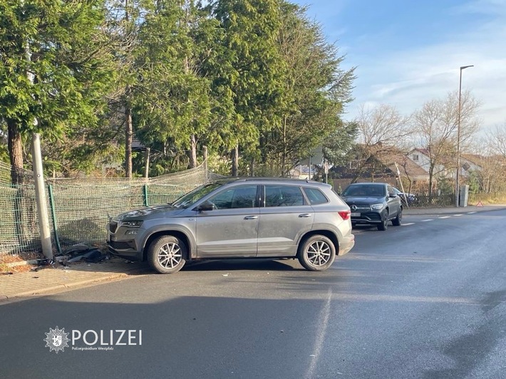 Fahrerflucht am Neujahrstag: Junger Fahrer lässt Chaos zurück!