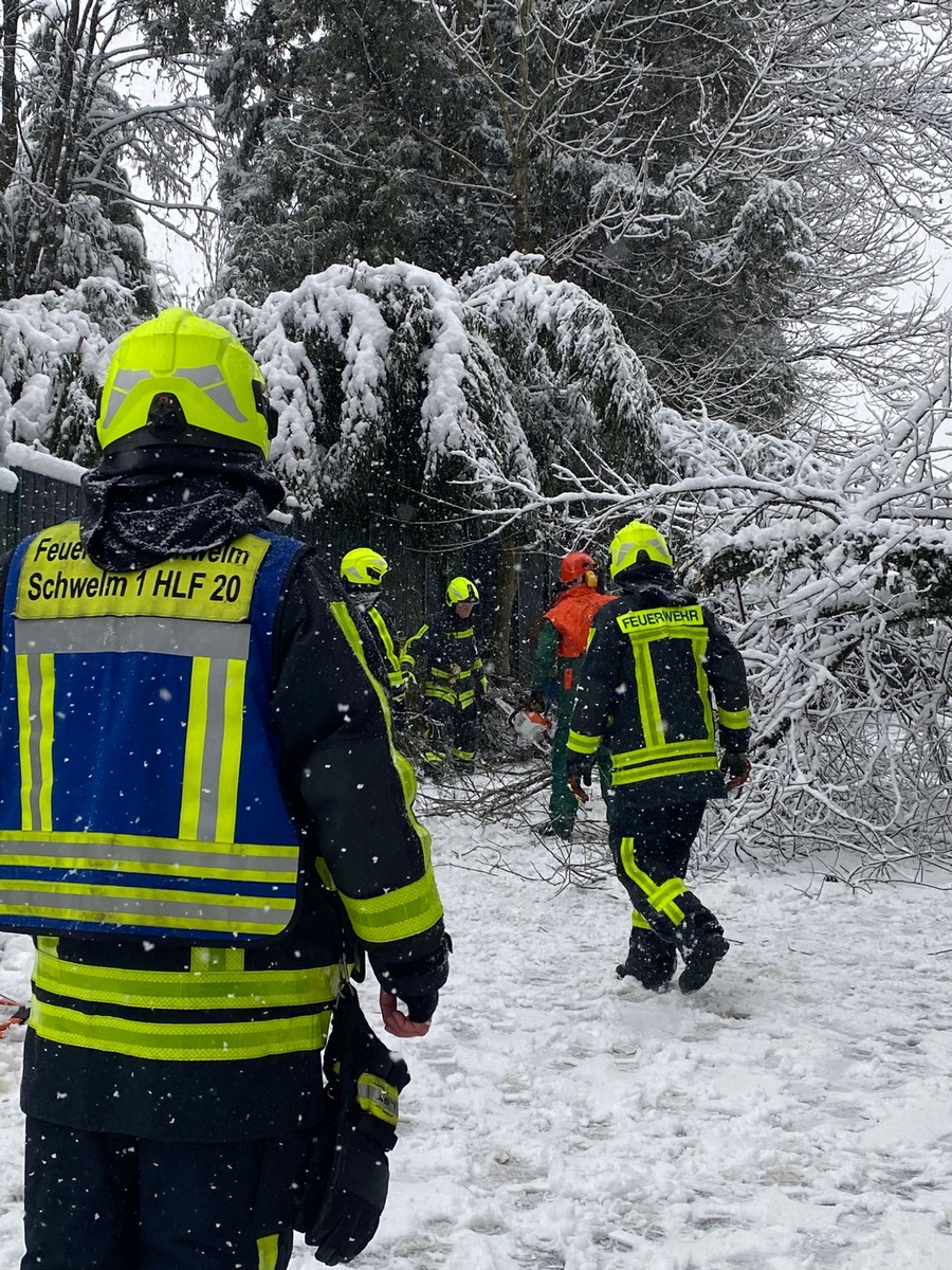 Feuerwehr Schwelm im Großeinsatz: 25 Einsätze wegen Sturmchaos!