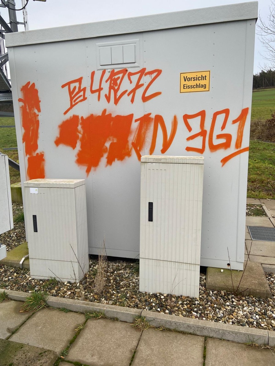 Graffiti-Welle in Schlitz: Unbekannte sprühen über 2.300 Euro Schaden!