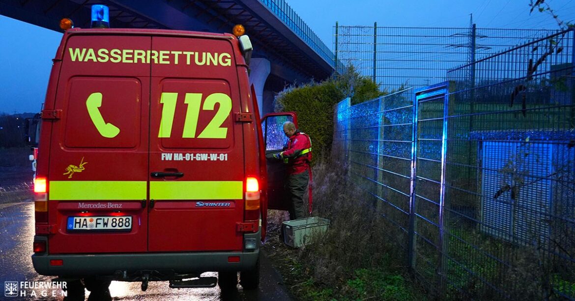 Großeinsatz der Feuerwehr Hagen: Vermisste Person in der Lenne gesucht!