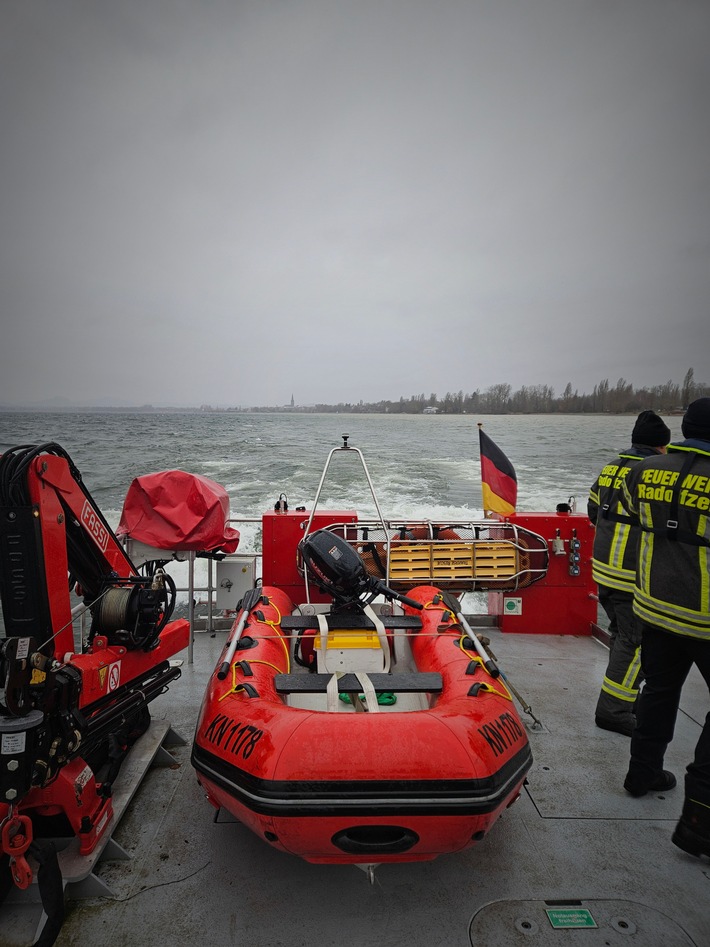 Hilfloser Surfer am Untersee: Feuerwehr Radolfzell im Einsatz!