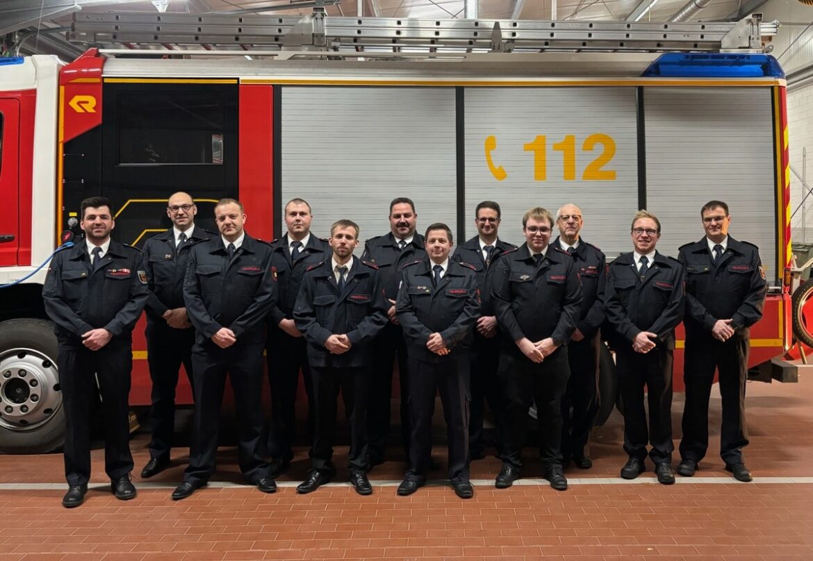 Jahreshauptversammlung der Feuerwehr Alpen: Neue Gesichter und Beförderungen!