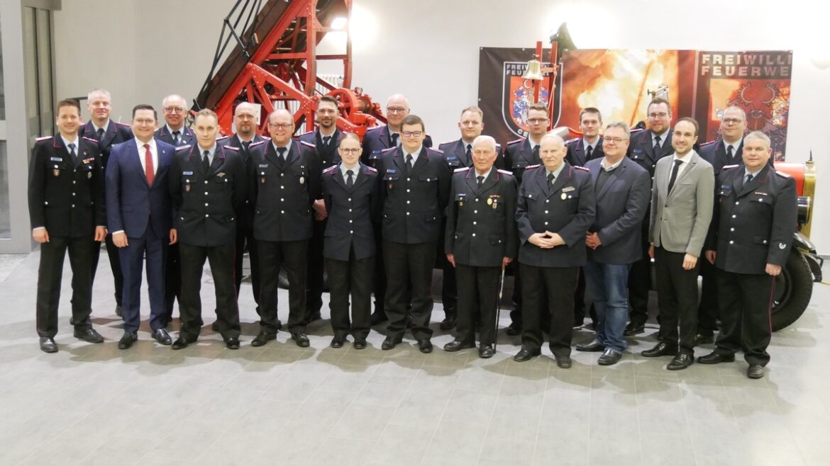 Jahreshauptversammlung der Feuerwehr Celle: Ehrungen und Ausblick auf 2024