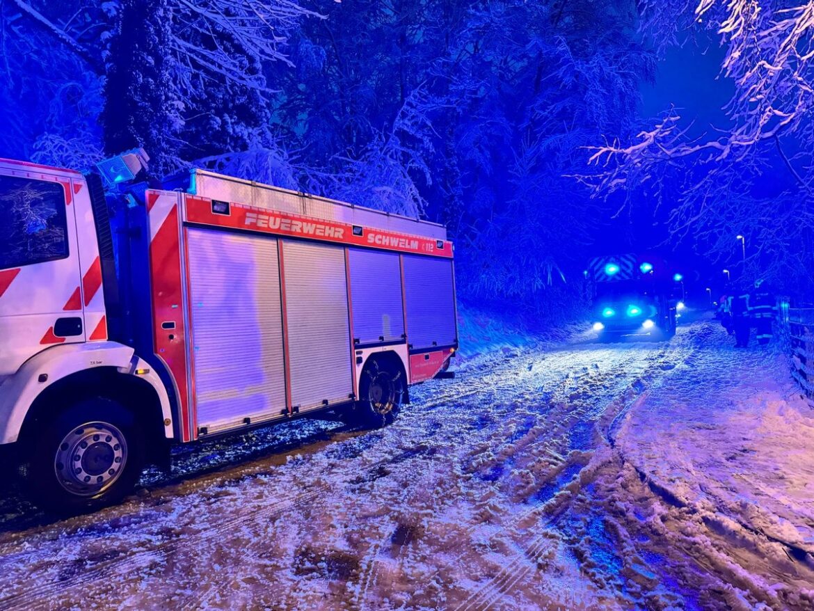 Krisenhilfe: Feuerwehr Schwelm öffnet Zugang zu Am Weißenfeld!