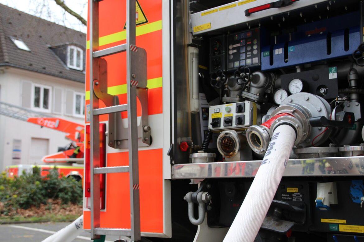 Küchenbrand in Bonn-Duisdorf: Bewohnerin verletzt und gerettet!