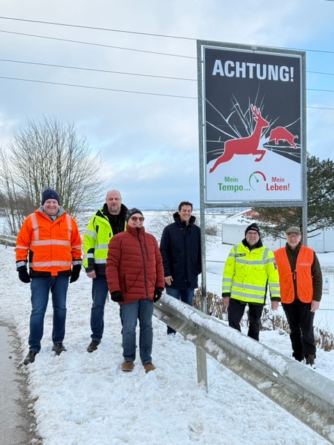 Neue Wildwarnschilder: Sicherheit auf der B241 im Fokus!