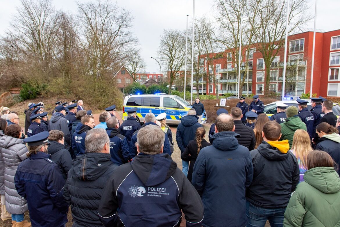 Polizei Borken gedenkt verstorbenem Kollegen in emotionaler Stunde