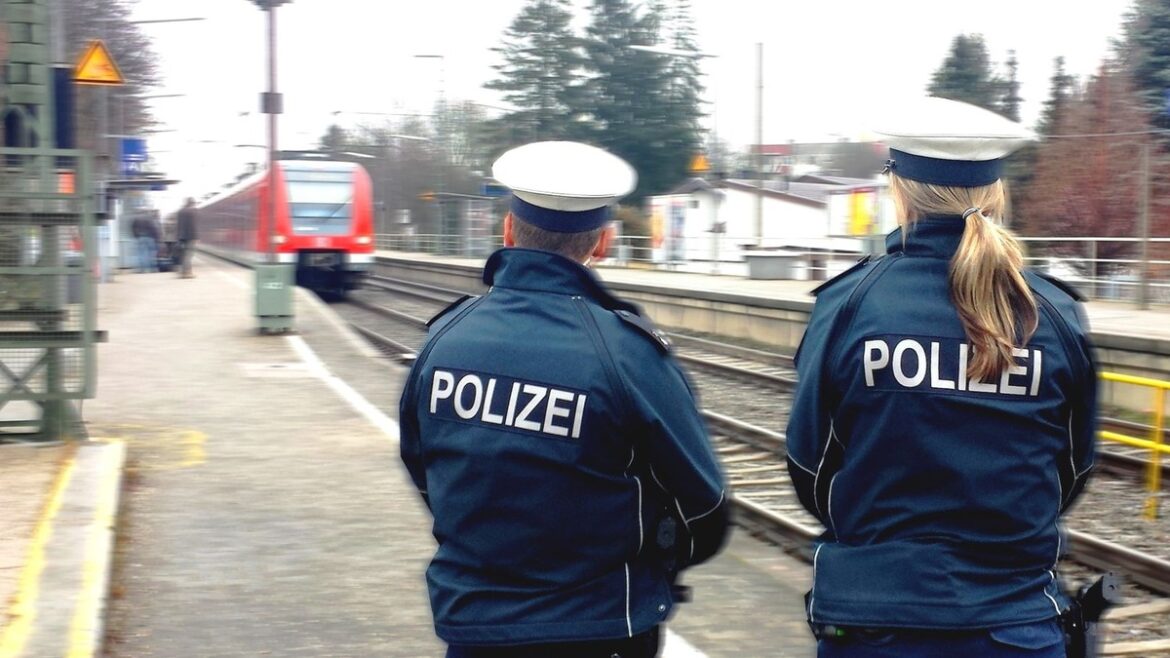 S-Bahn-Unfall: 43-Jähriger verletzt sich schwer auf Gleisen bei München