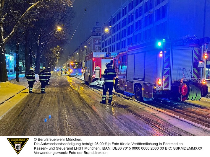 Schneechaos in München: Feuerwehr im Dauereinsatz!