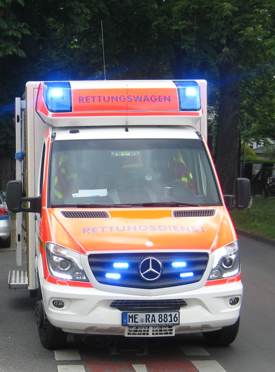 Schrecklicher Verkehrsunfall in Langenfeld: Fußgängerin schwer verletzt!