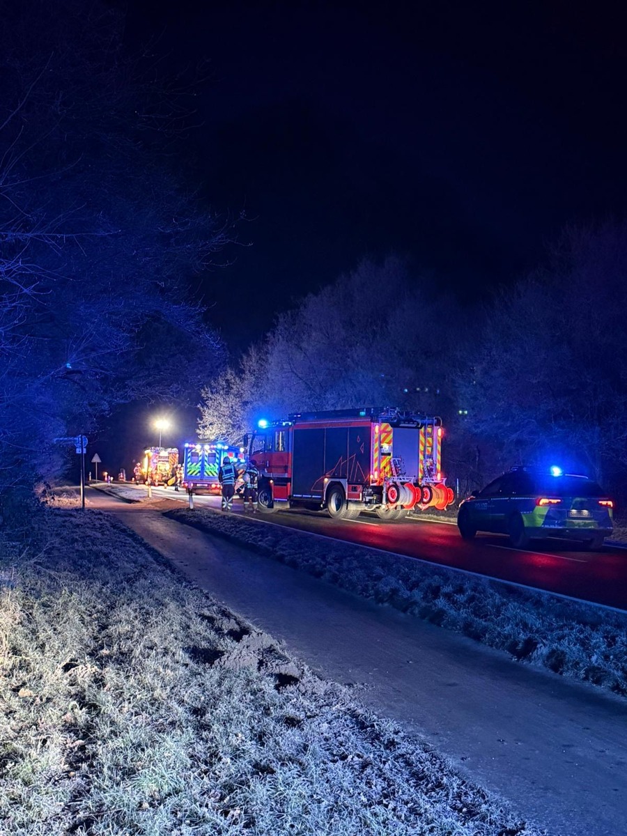 Schwerer Crash in Norderstedt: Smartphone rettet Leben nach Unfall!