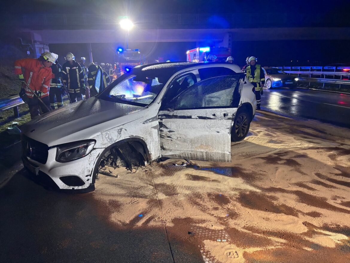 Schwerer Unfall auf A1: Mercedes verunglückt zwischen Sittensen und Elsdorf