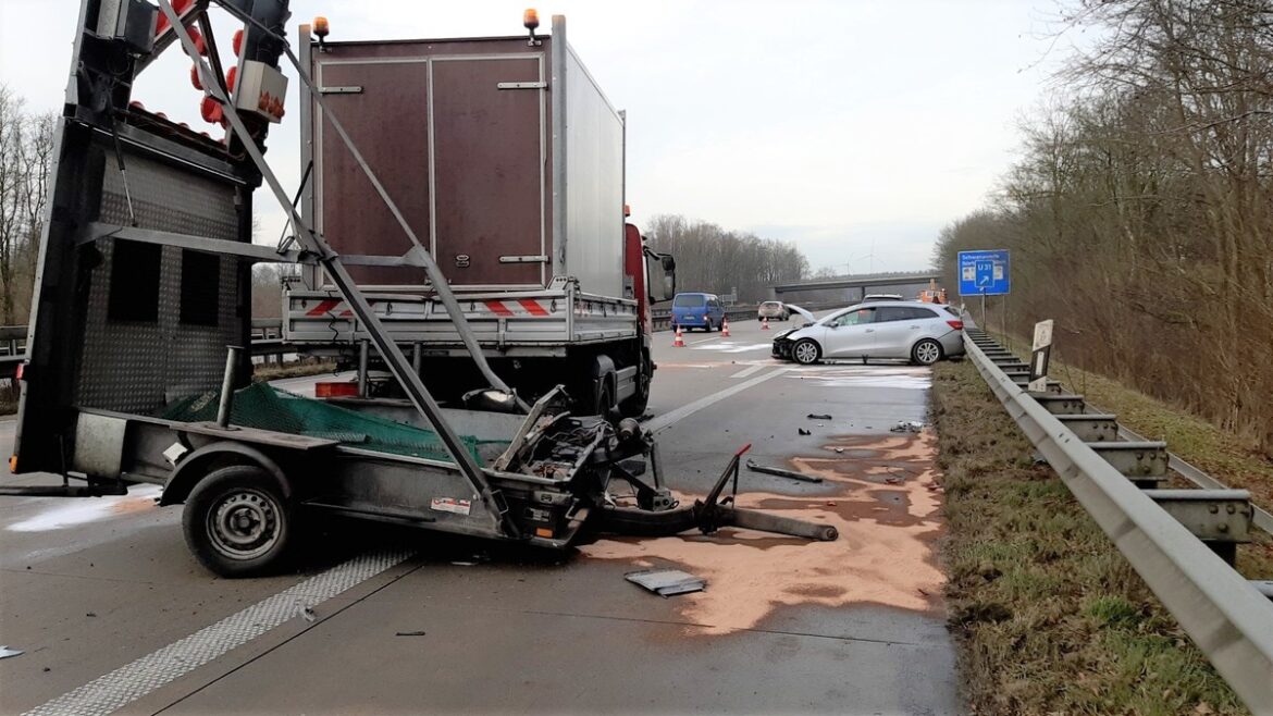 Schwerer Unfall auf der BAB27: Fahrer erleidet Schwächeanfall!