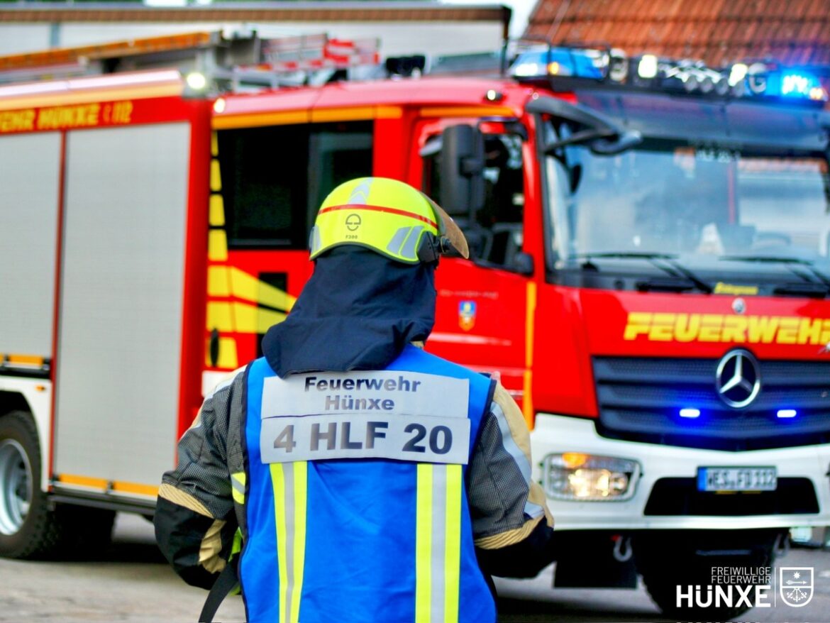 Smartphone rettet Leben: Feuerwehr Hünxe bei Fehlalarm im Einsatz!