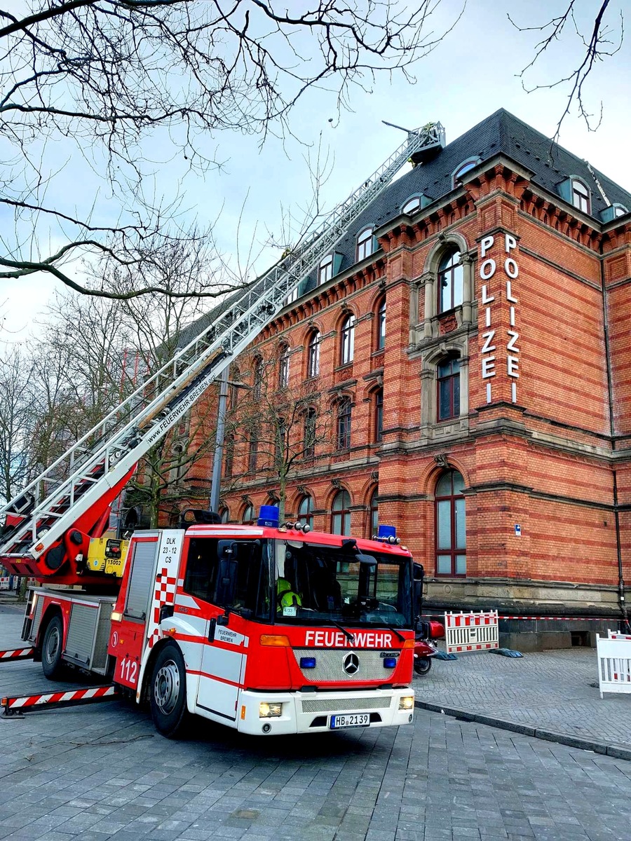 Sturmschäden am Hauptbahnhof Bremen: Polizeigebäude evakuiert!