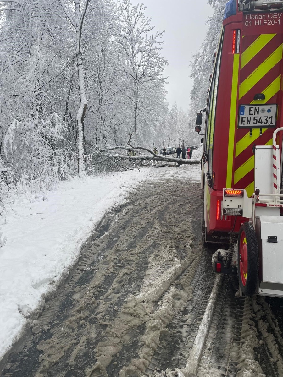 Sturmtief schlägt zu: 16 Einsätze für Gevelsberger Feuerwehr!