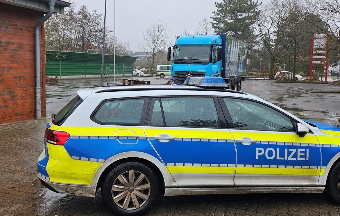 Tödlicher Unfall in Cuxhaven: Seniorin von LKW erfasst und gestorben