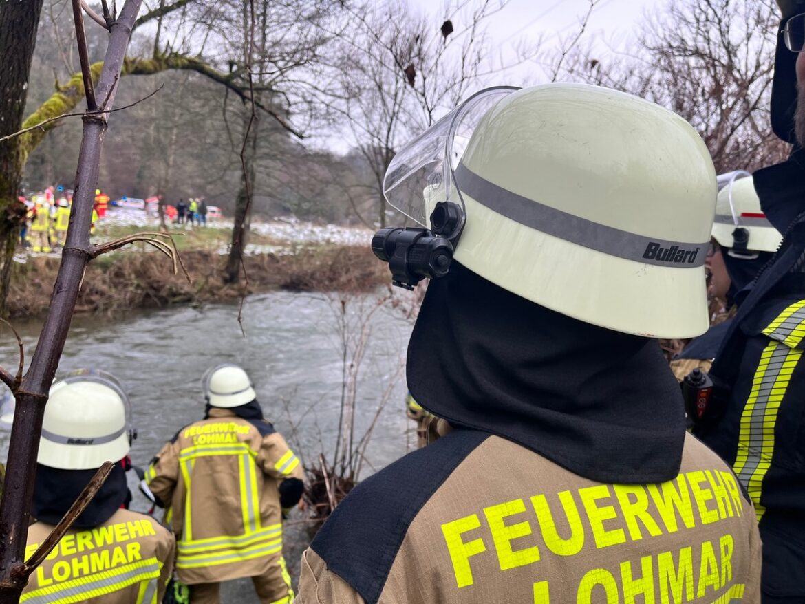 Tragischer Einsatz: Lohmarer Feuerwehr rettet leblose Person aus der Sülz