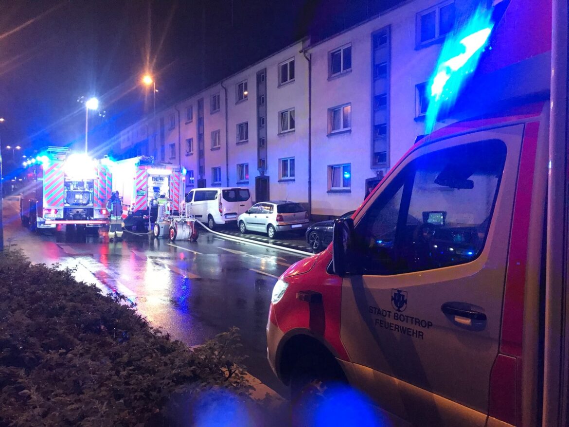 Tragisches Inferno in Bottrop: Zwei Tote bei Wohnungsbrand!